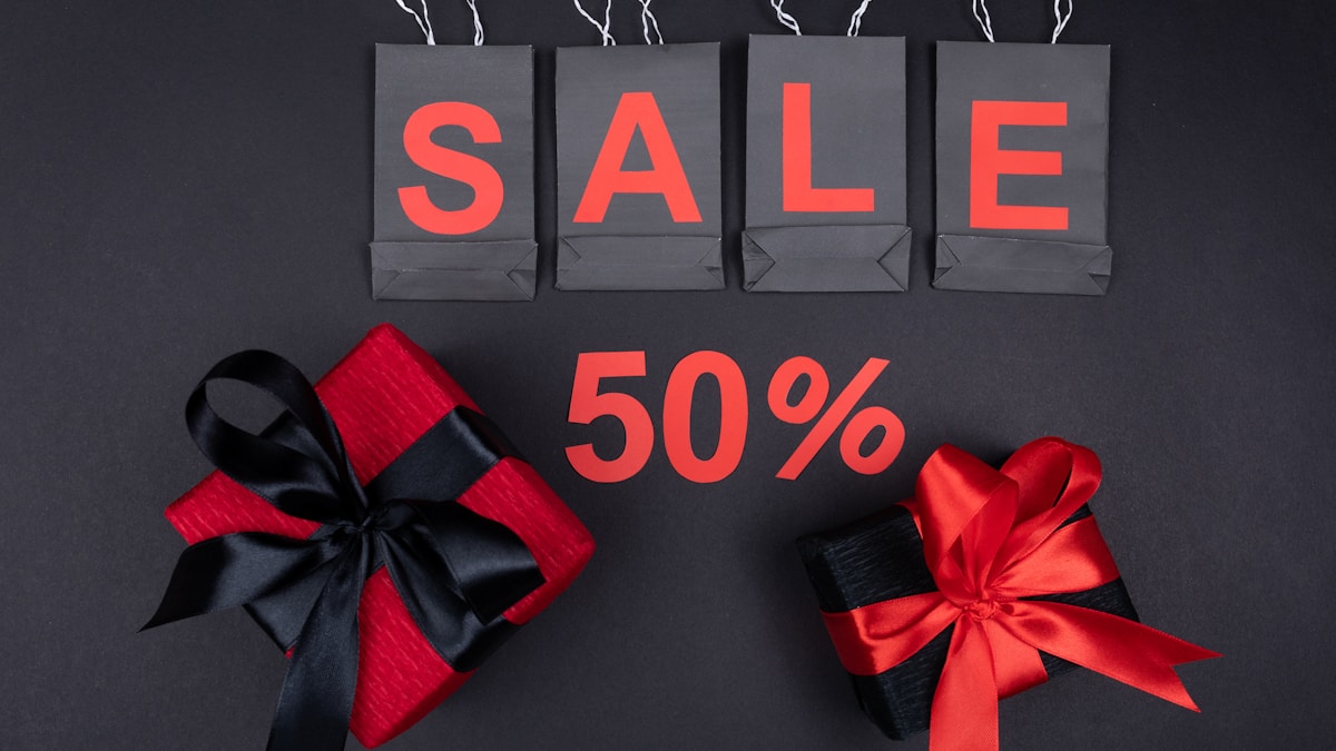 Sales calendar 2026 planning with shopping deals and discounts